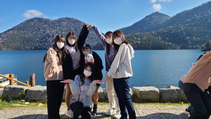 10月26日(水)昼食は、全クラスが大雪山国立公園内にある然別湖畔温泉ホテルで豚丼を食べました。