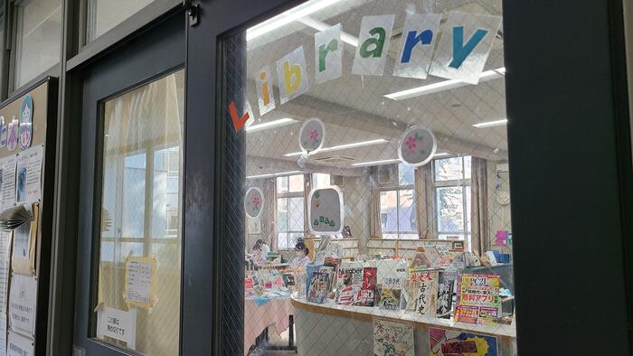 9月27日(水)中間考査まで1週間を切りました~図書室も生徒がいっぱい~