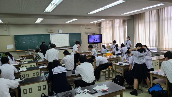 8月3日（水）清水谷セミナー（3年生夏季集中講習）3、４限は化学有機Ⅱが行われていました。