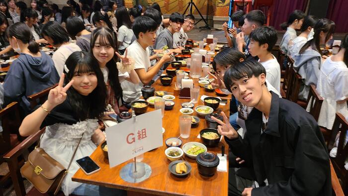 10月28日（月）78期生HR合宿のBCDFG組は、一緒に昼食を取っています。③G組