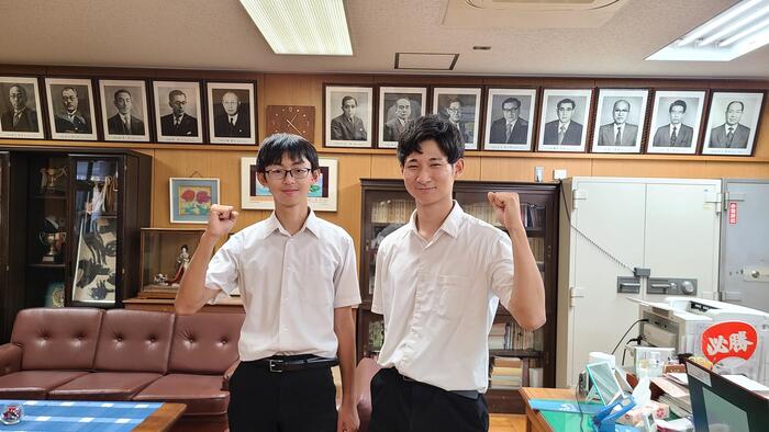 7月11日(火)野球部の主将と副主将が試合の応援のお礼に校長室に来ました。