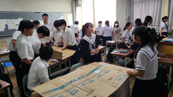 9月3日（火）4限めに全学年がLHRで文化祭準備をしていました。（3年生）