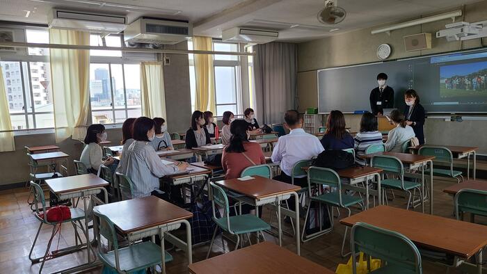 5月12日（木）PTA総会の後に1年生の学級懇談会が行われていました。