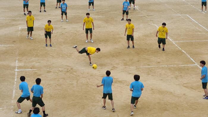 10月22日（火）6、7限で1年生はスポーツ大会です。①6限グラウンド