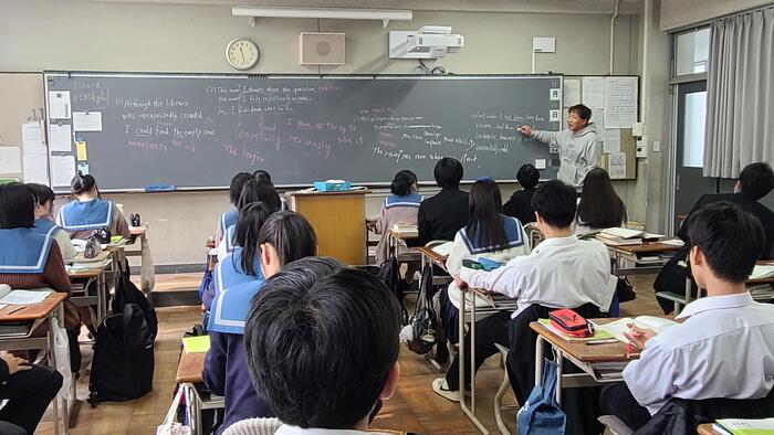 11月15日（金）3限は3年生で英語の論理表現の授業を見学しました。