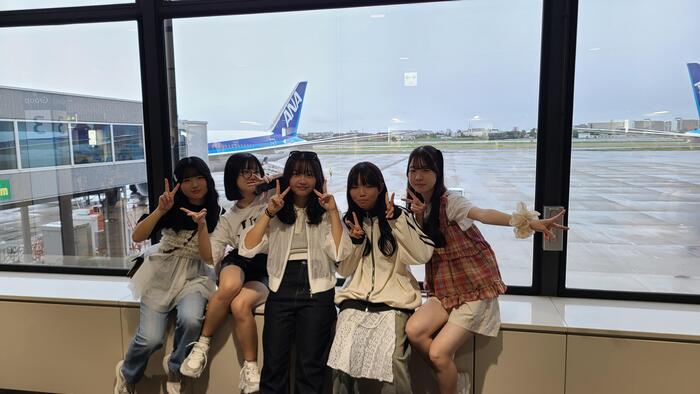 10月28日（月）78期生HR合宿のBDG組は、預け荷物のチェックインと保安検査を終わり、搭乗口まで来ました。