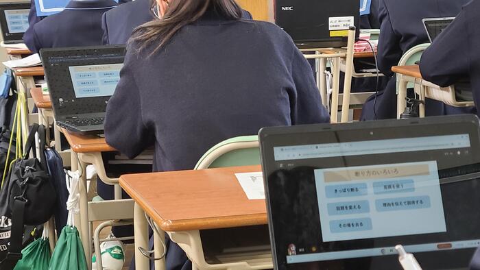 11月7日（木）3限に1年生の保健の授業を見ました。