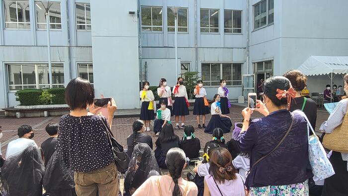 9月3日（土）文化祭2日目～中庭の3番目は3年G組のダンスでした。