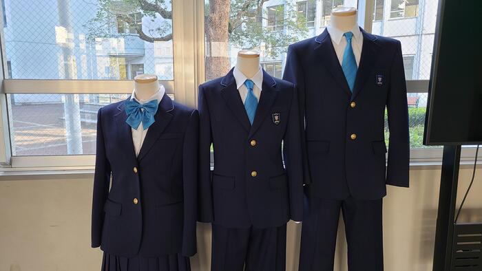 9月27日（火）自治会選挙後のオンライン全校集会で制服の選択肢を追加することを話しました。
