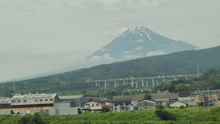 5月23日（木）帰阪する車窓から富士山が良く見えていました。