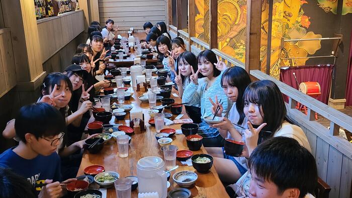 10月28日（月）78期生HR合宿のBCDFG組は、一緒に昼食を取っています。④C組