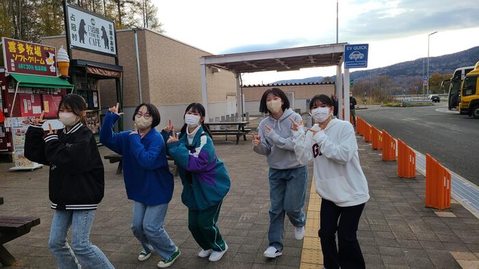 10月27日(木)帯広から札幌へ向かう途中に、占冠(しむかっぷ)サービスエリアで休憩しました。
