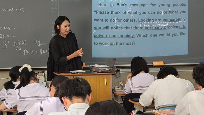 10月23日（水）4限には2年生の英語の授業を見学しました。