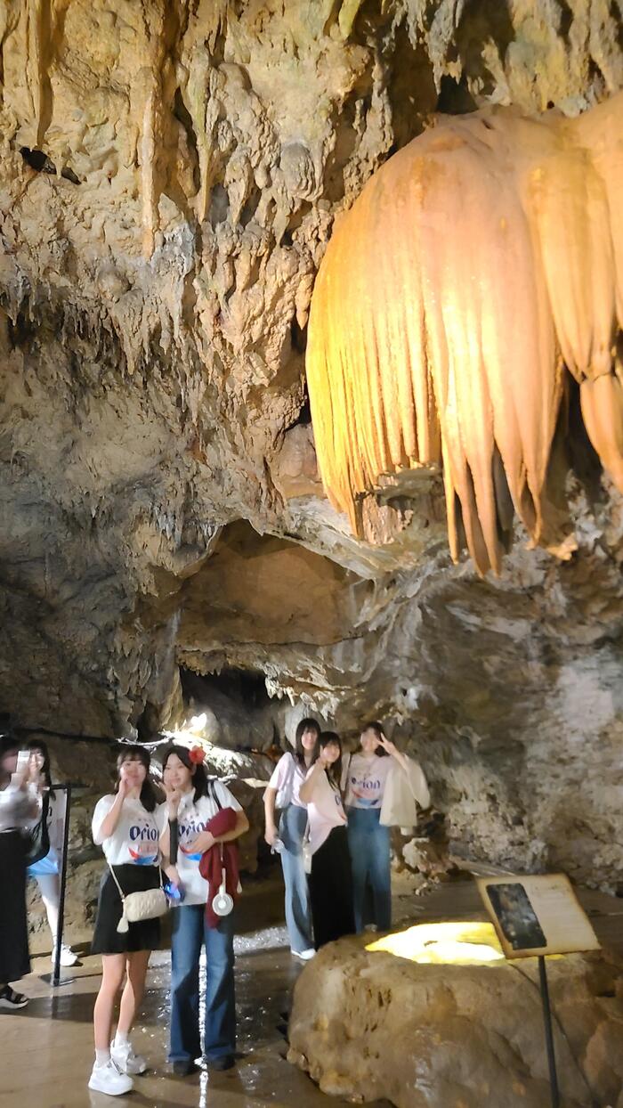 10月31日（木）78期生HR合宿4日め、A組はCAVE OKINAWAという鍾乳洞に来ました。