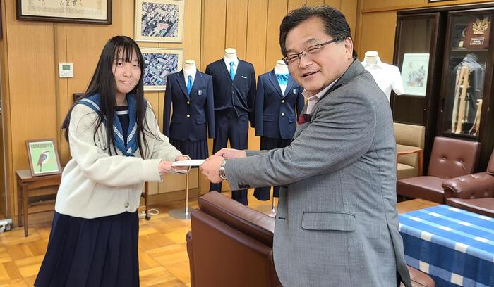 11月15日（水）昼休みに、近畿大会に出場するオーケストラ・アンサンブルを激励しました。
