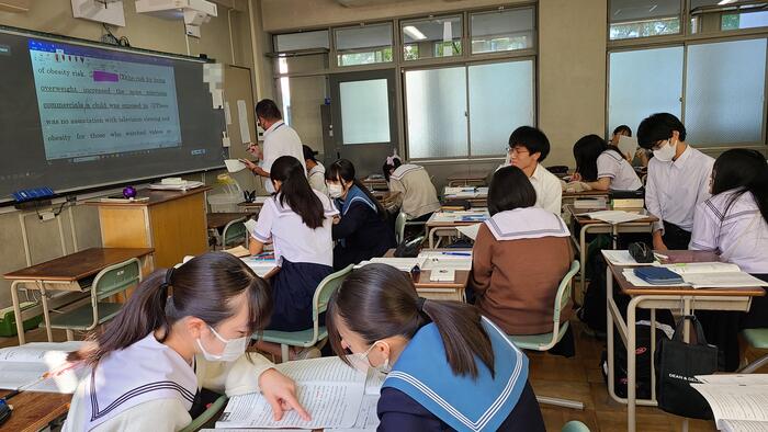 10月16日(月)1限に3年生の英語の授業を見学しました。