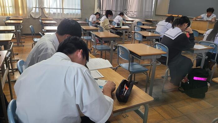 8月23日（金）3年生に追加の英語の講習会が行われていました。