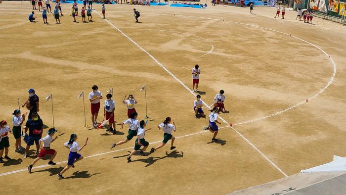 6月9日（木）女子、男子のリレーの決勝と、団対抗のリレーが行われました。