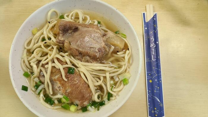 10月31日（木）78期生HR合宿4日め、昼食に、ソーキそばとじゅーしぃを孤独のグルメしました。