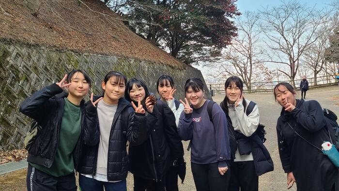 2月7日（金）神津嶽に生徒が続々とやってきます。①