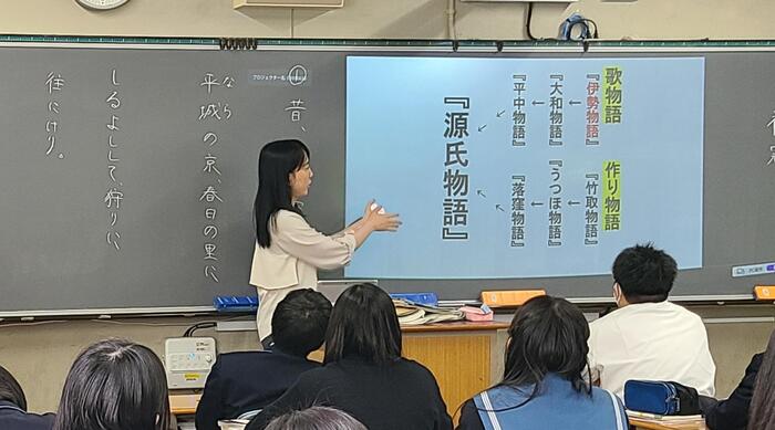 4月26日（金）2限に2年生の国語古典の授業を見学しました。