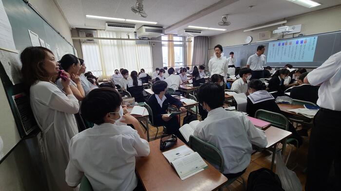6月30日（金）今年度第1回学校運営協議会が開催されました。～授業見学を実施