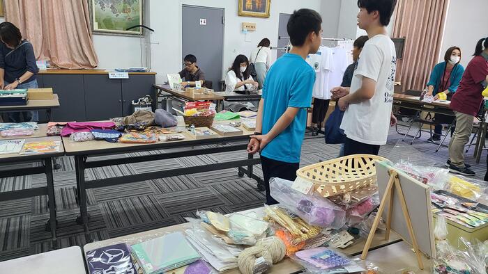 9月7日(土)文化祭2日め、PTA主催のバザーで買い物をしました。