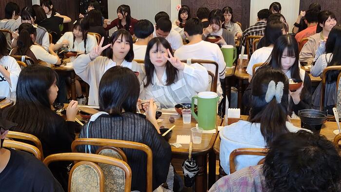 10月29日（火）78期生HR合宿のCDEF組はオキナワフルーツランドで昼食を食べました。