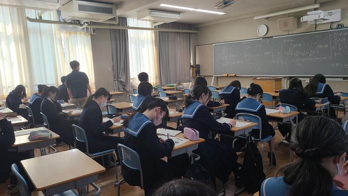 3月26日(水)3階の教室等では、新3年生となる78期生向け春期講習会「清水谷セミナー」が行われています。