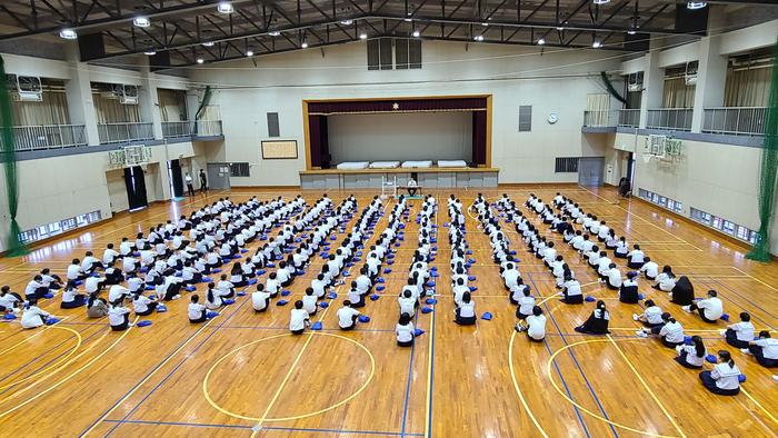 6月21日（火）1年生は、7限目に体育館で薬物乱用防止教室を行いました。