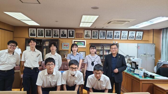 7月5日(金)女流プロ棋士の崎原知宙(さきはら ちひろ)さんが来てくれました。