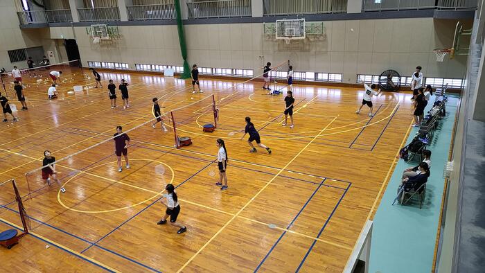 8月17日(木)中学生向け クラブ体験・見学会を実施。⑪午後の部の2 男女バドミントン部