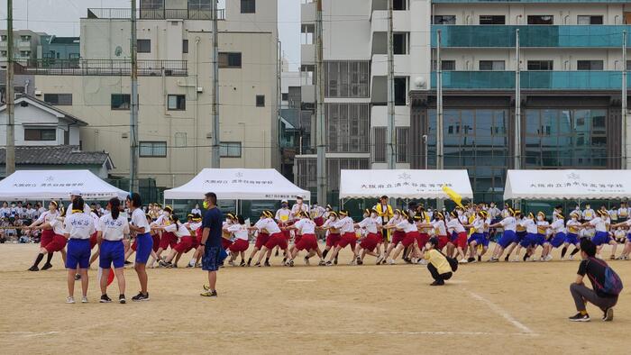 6月8日（木）最初の競技の綱引きが行われました。