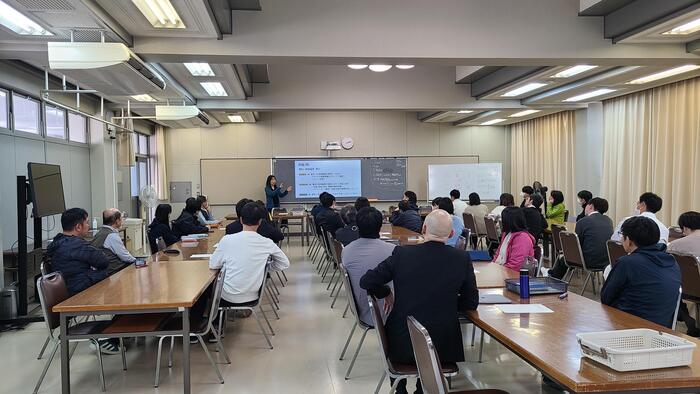 12月2日(月)教員による「授業見学週間」の振り返りミーティングを実施しました。