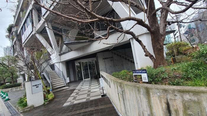 2月26日（月）近隣にある研究施設「大阪ガス実験集合住宅NEXT21」に伺い、相互交流の打ち合わせをしました。