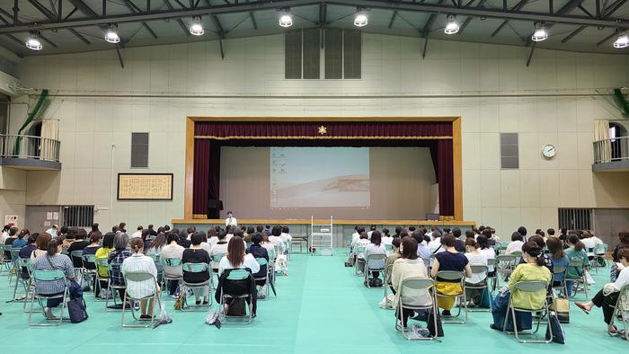 7月5日（火）午後、2年生76期生のPTA学年集会が行われました。