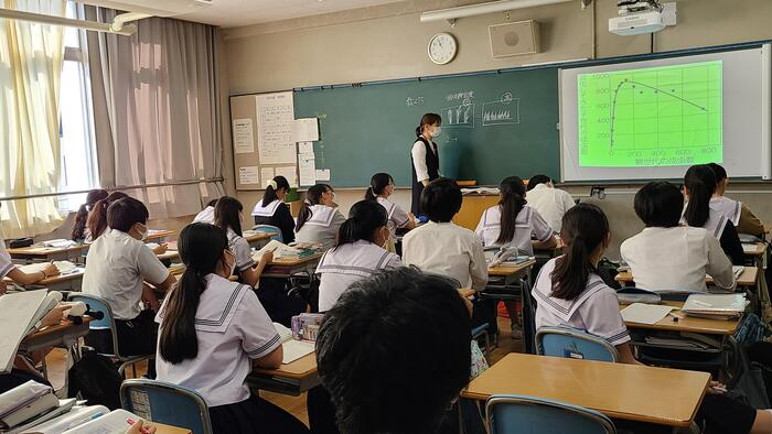 9月30日（金）教育庁の学校訪問があり、授業見学をしました。