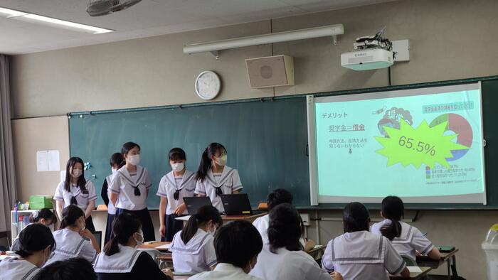 9月22日（木）2年生の「総合的な探究の時間」の発表を見に行きました。③