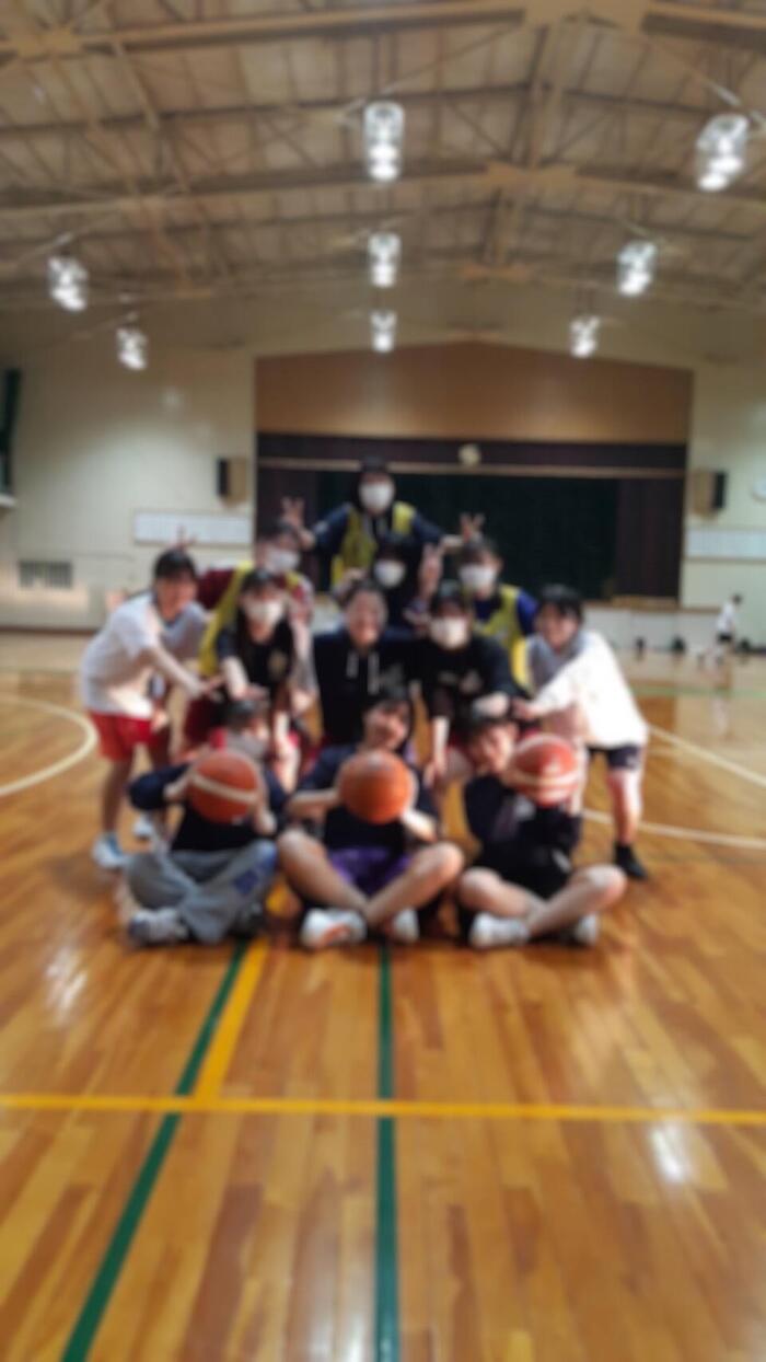 女子バスケットボール部元気に練習してます！
