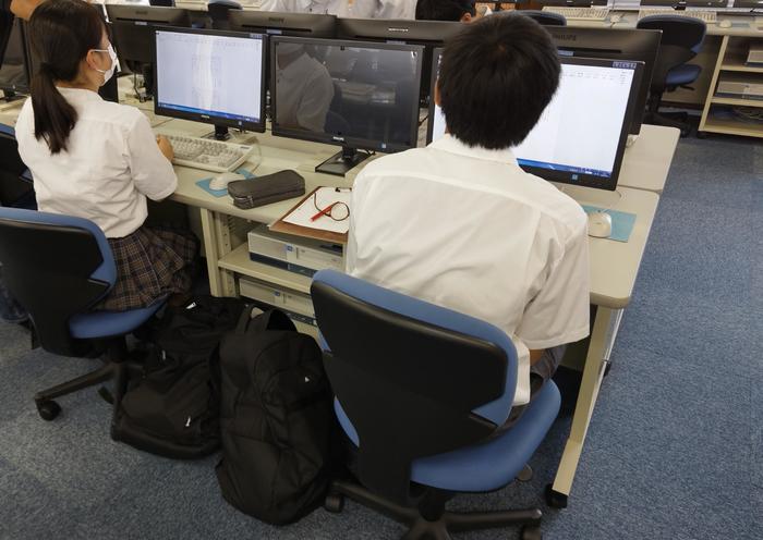 文芸部、活動してるってよ！