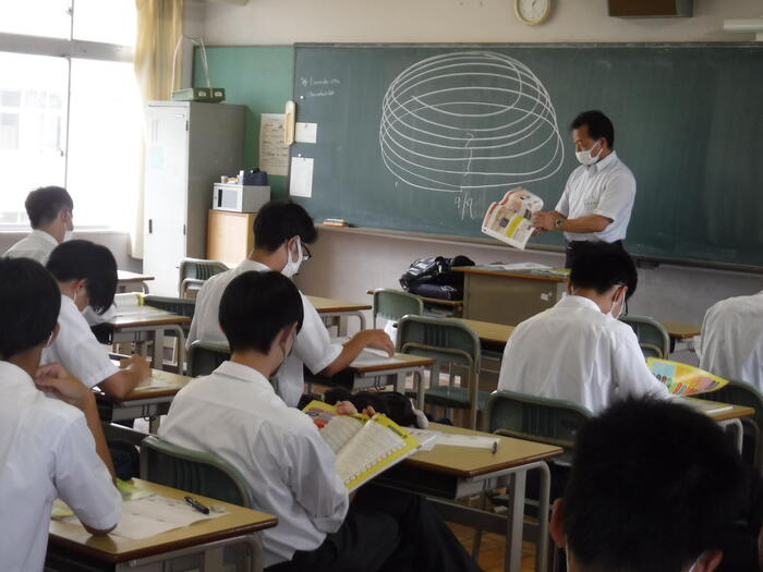 2年生分野別進路説明会をおこないました