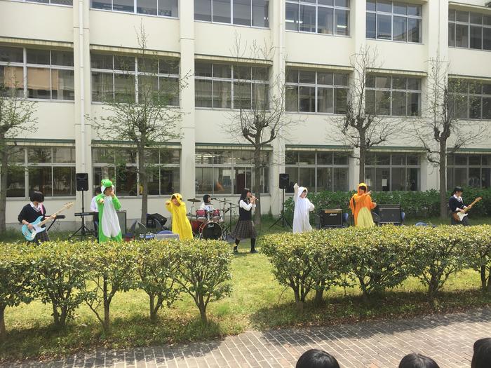 ♪ 軽音楽部 : 4月22日(月)ランチライブ ♪