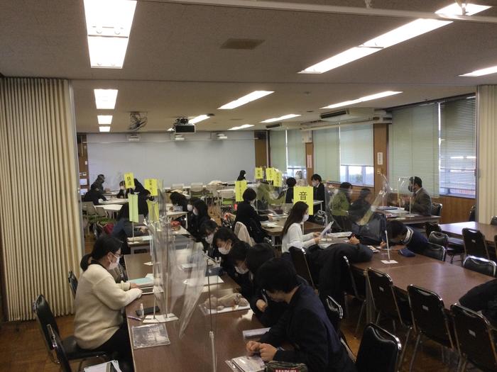 ２年生進路講演会をおこないました