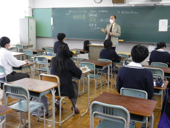 就職講演会を実施しました