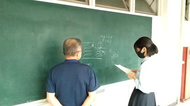 09222年物理質問.JPG