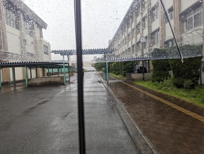 【登校】朝から大雨〜明日は終業式〜