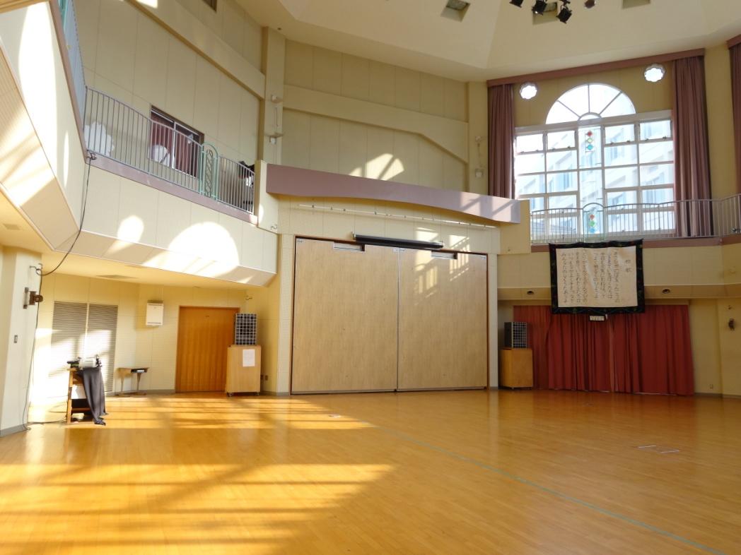 2018_学校案内_0312_施設紹介_交流ホール.jpg