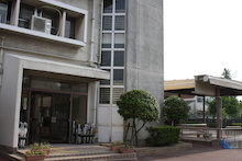 施設案内　玄関.jpg
