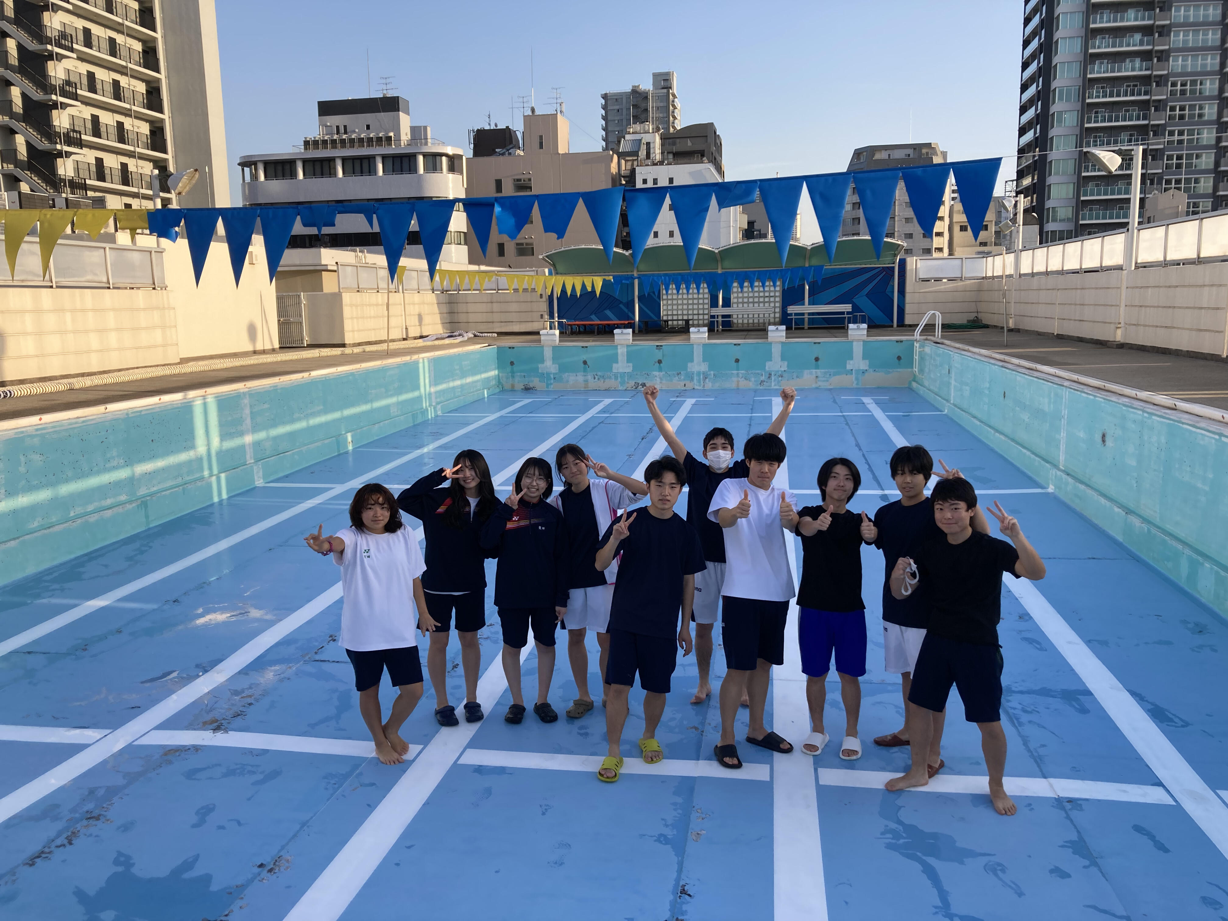 プール掃除②.jpg