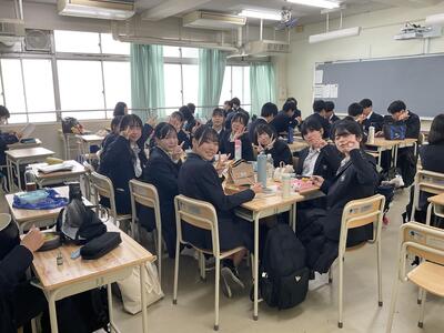 昼休みの教室.JPG